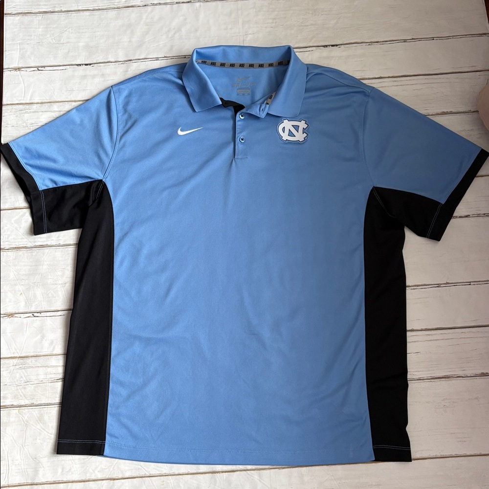 Nike Men's Light Blue and Black Polo Shirt UNC